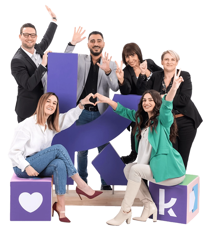 Plein de personnes heureuses de travailler chez Koesio